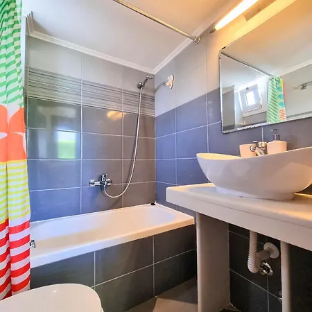 Apart Otel Ktima Amitsa Sarti